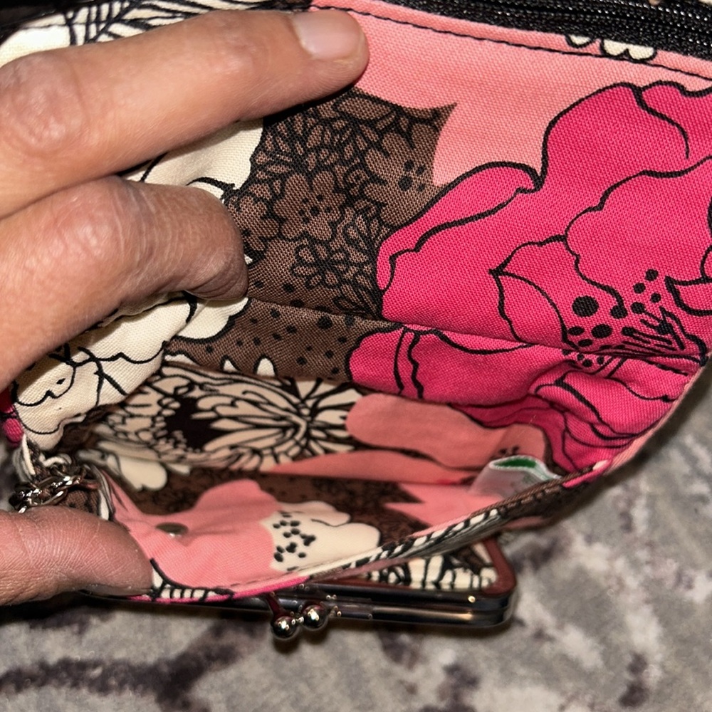 Vera Bradley wallet. - Picture 4 of 7